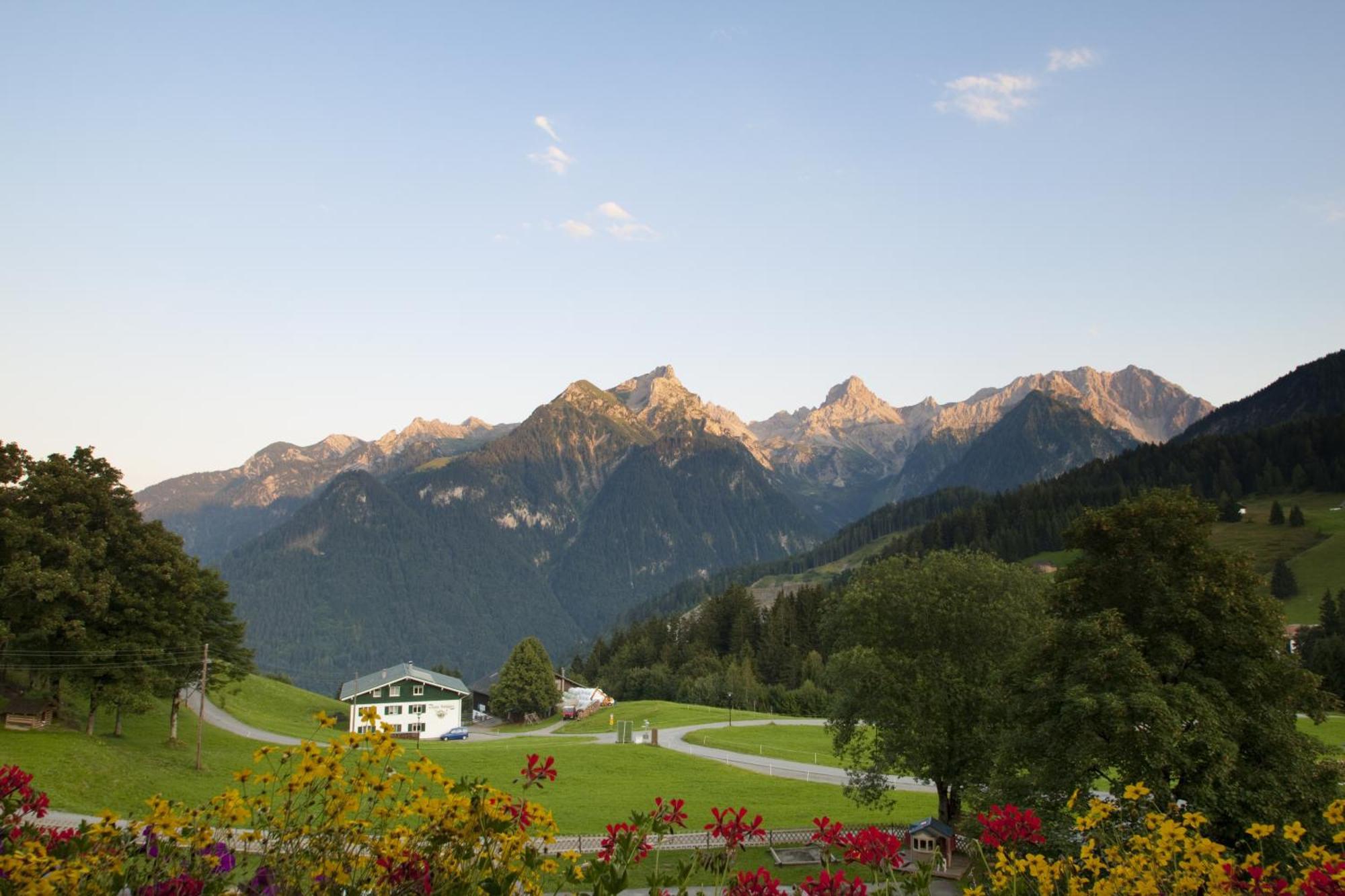 Hotel Burtschahof Buerserberg Luaran gambar
